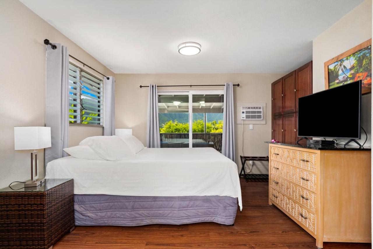 Studio with Mountain View at Paradise Bay Resort