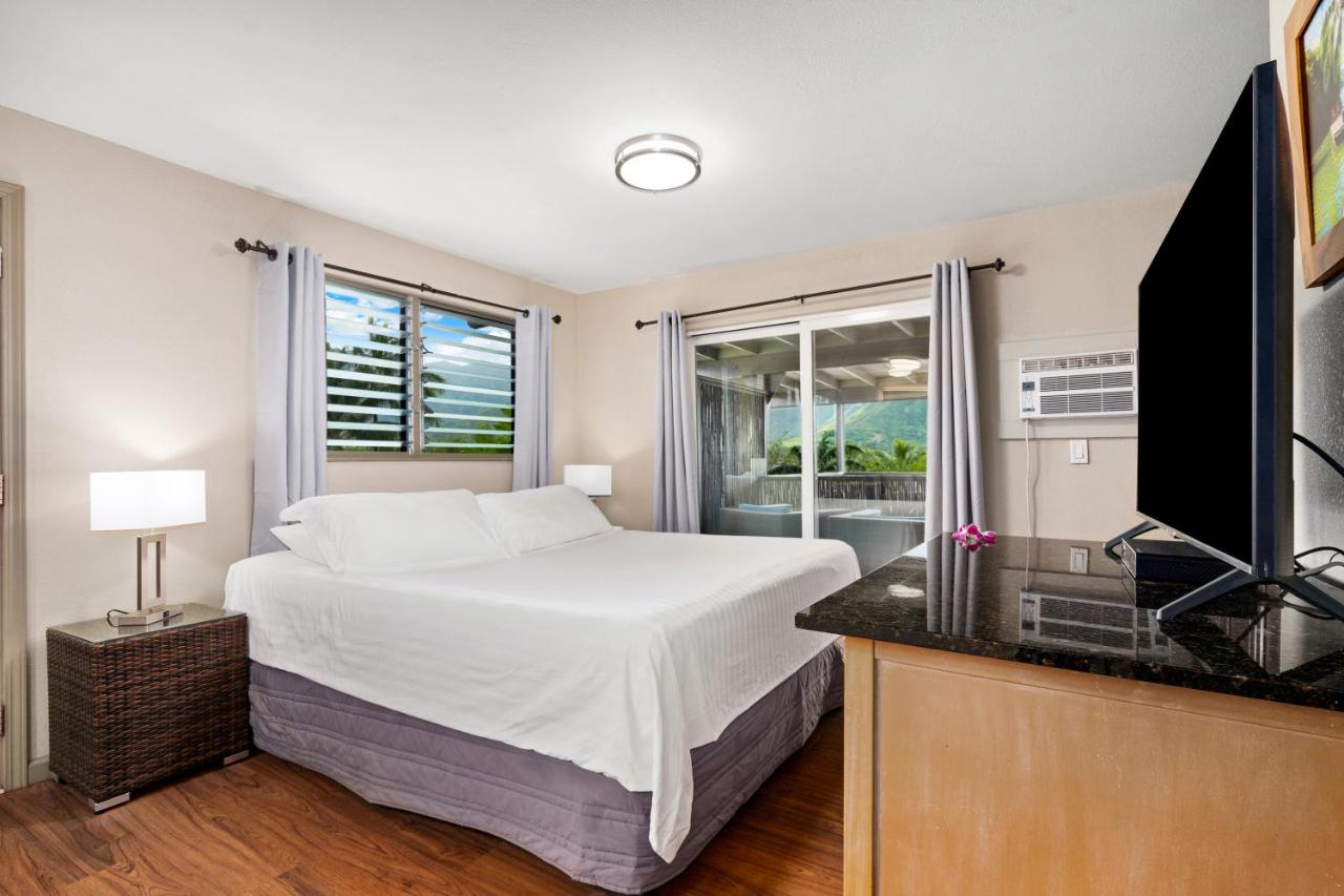 | Paradise Bay Resort