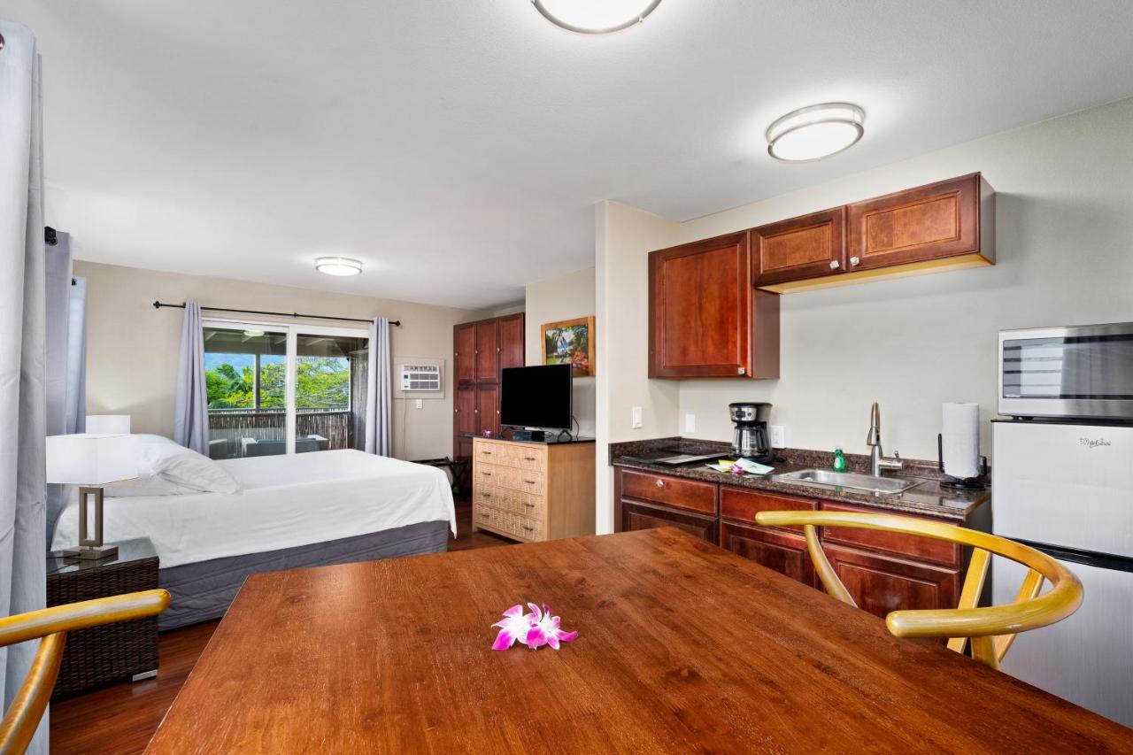 Studio with Mountain View at Paradise Bay Resort