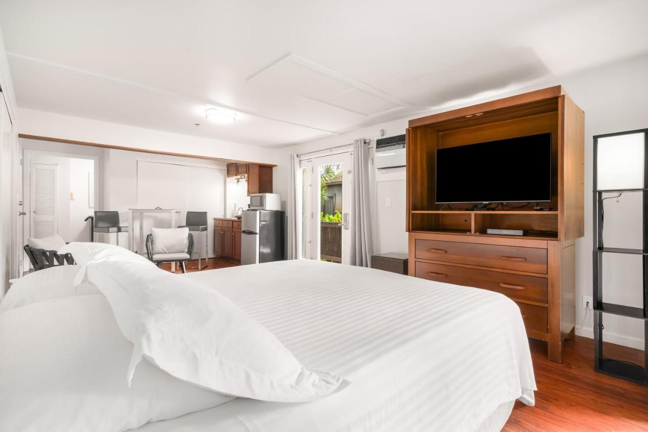 Studio with Bay View at Paradise Bay Resort