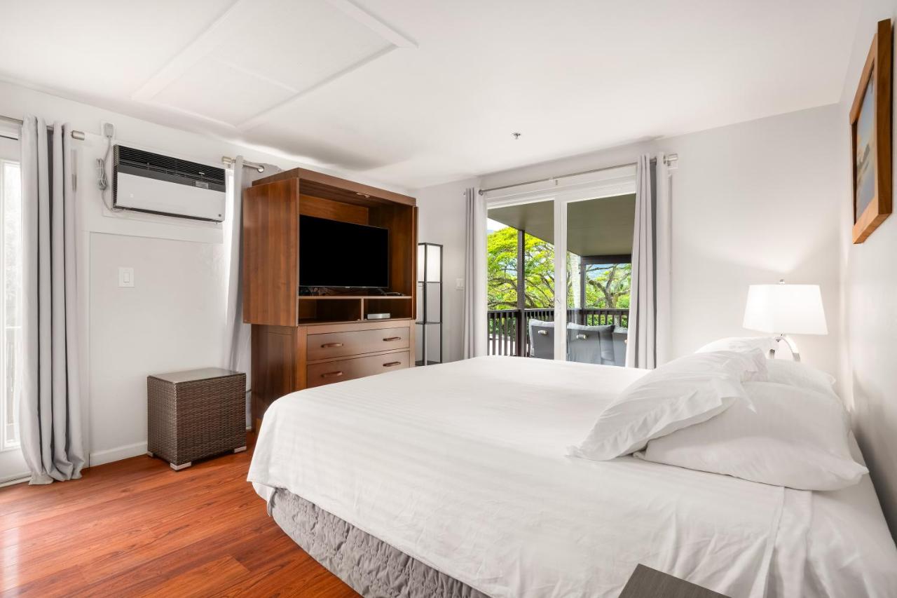 Studio with Bay View at Paradise Bay Resort