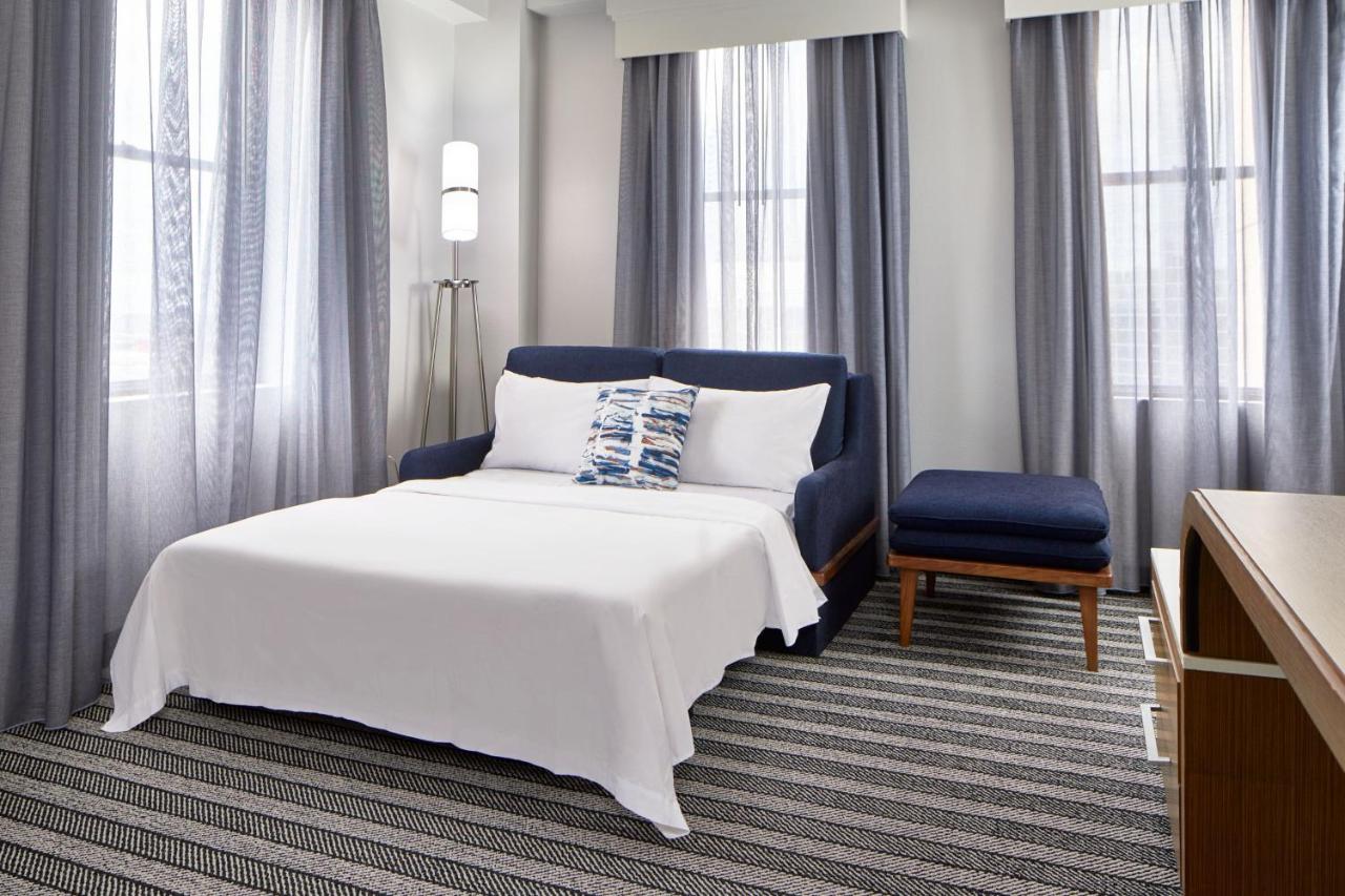 King Room - Hearing Accessible at Courtyard By Marriott Nashville Downtown