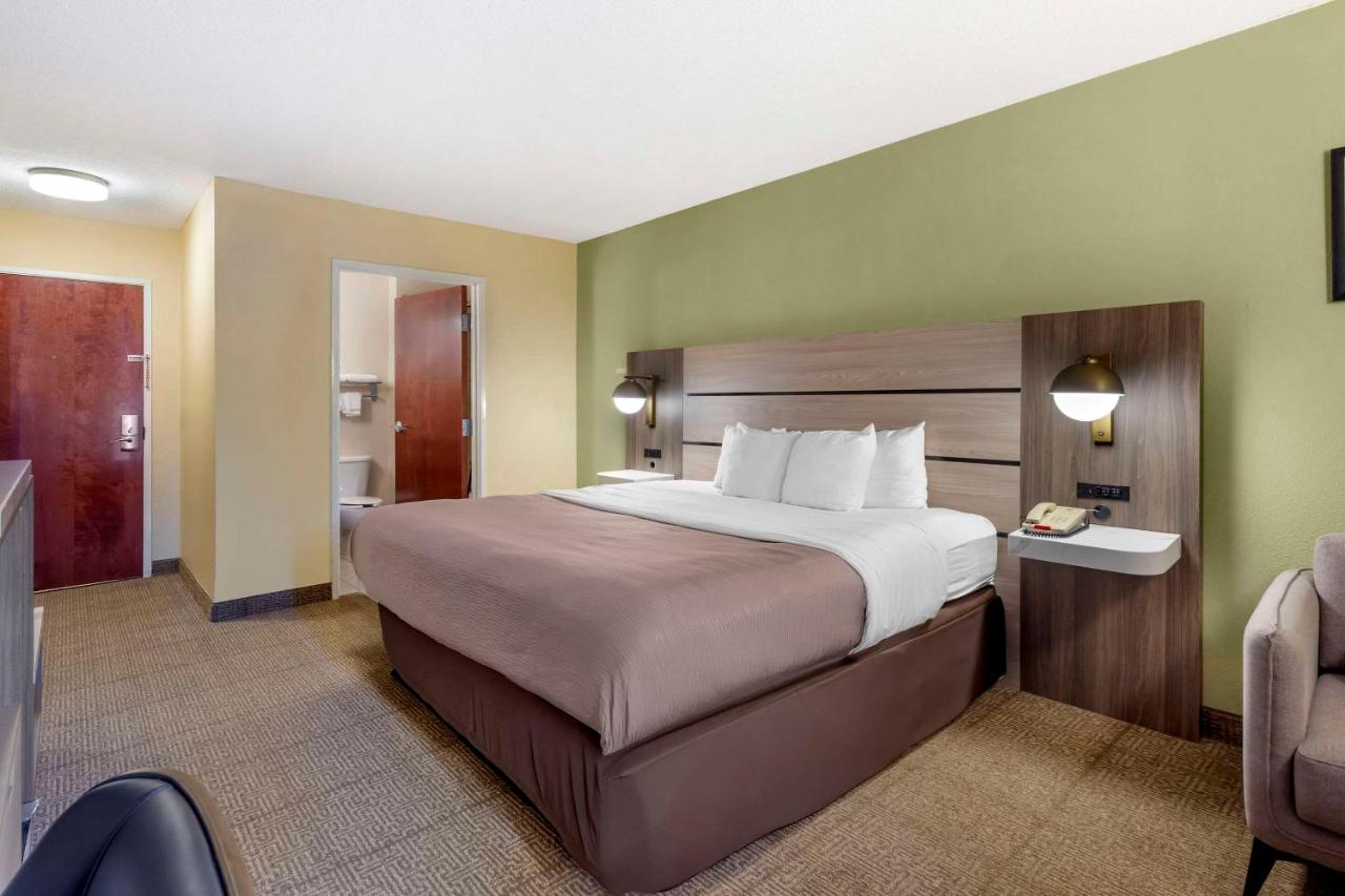 King Room - Non-Smoking at Quality Inn Raleigh Downtown
