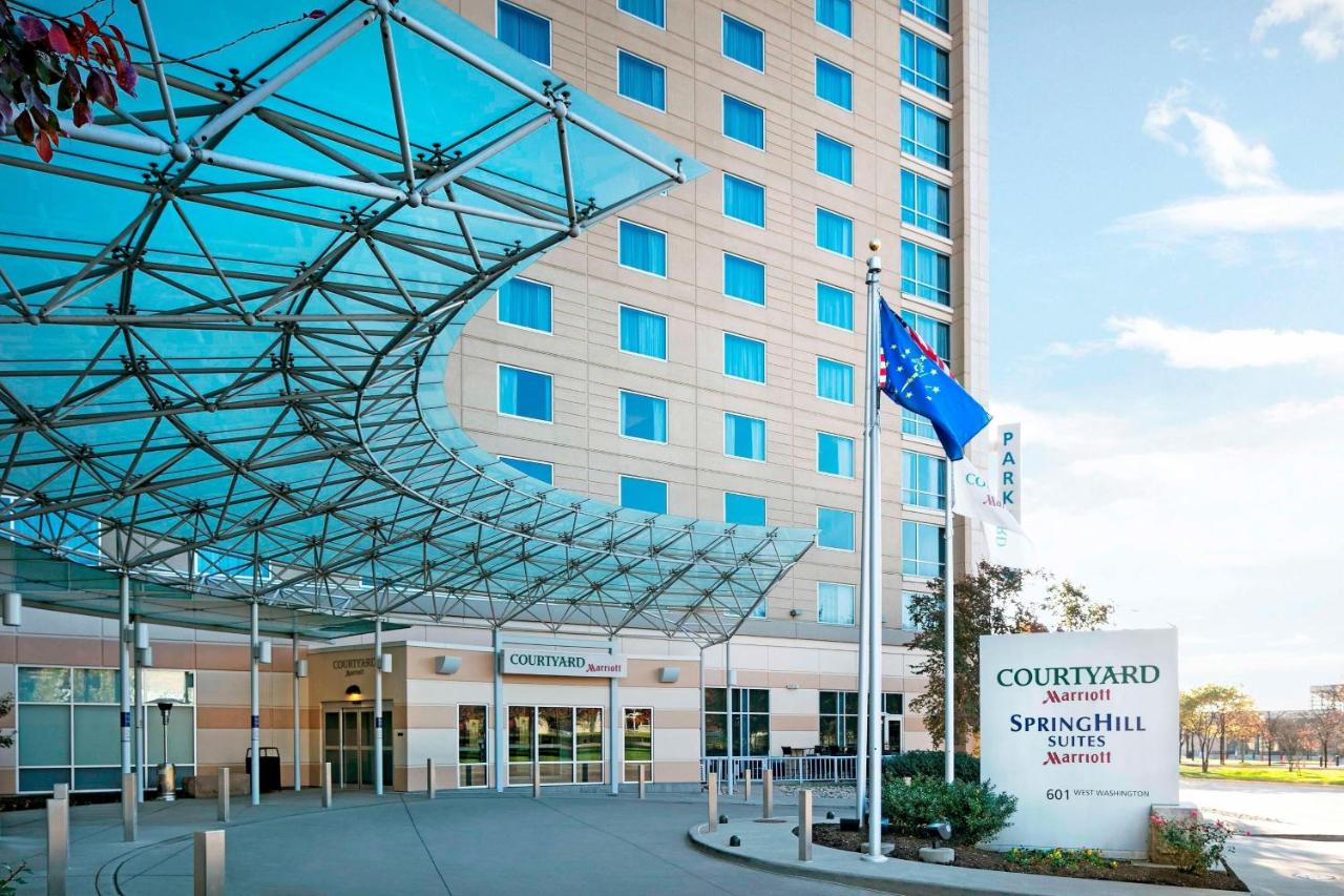 | Courtyard Indianapolis Downtown