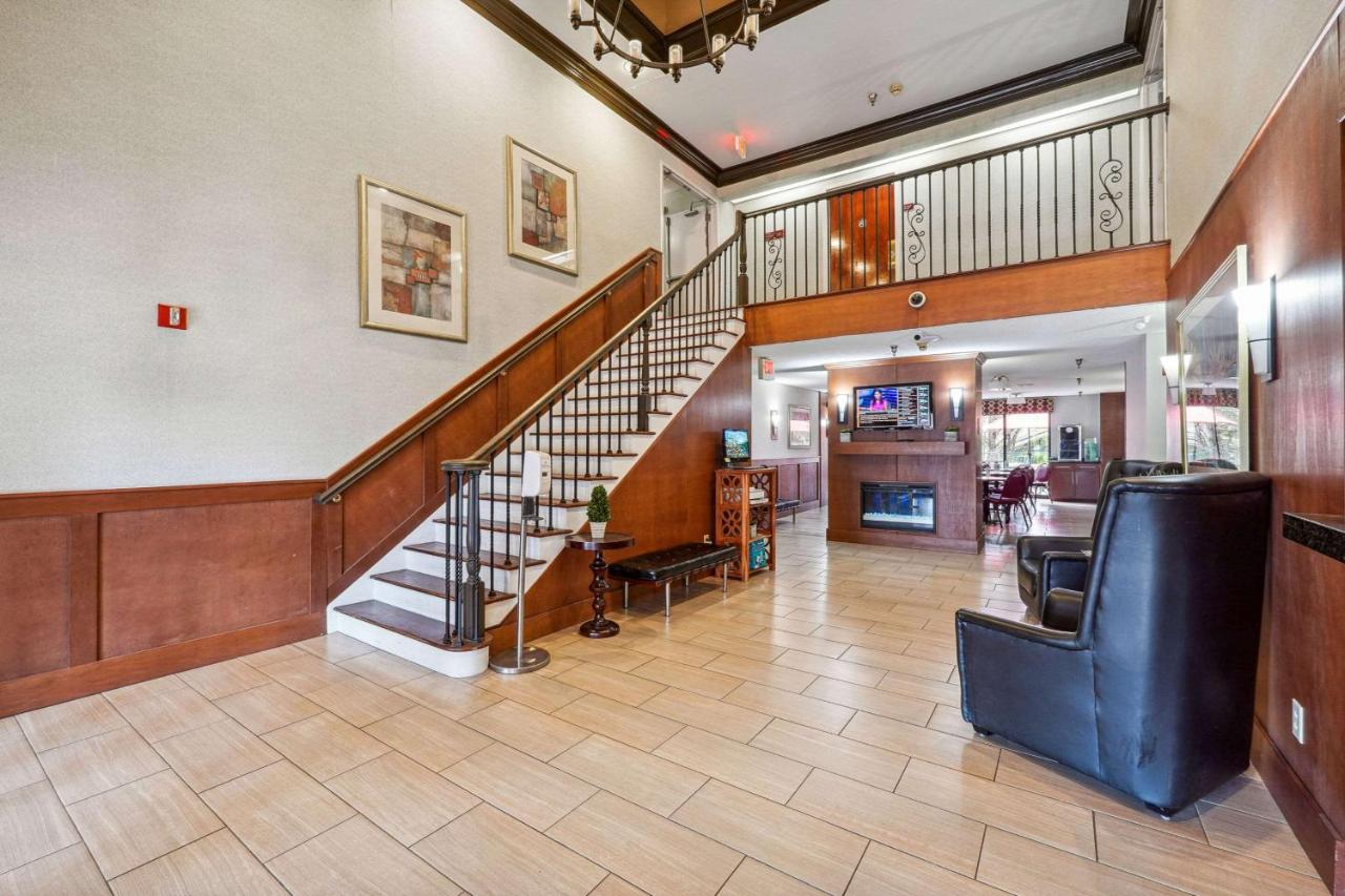 | Quality Inn & Suites Dawsonville