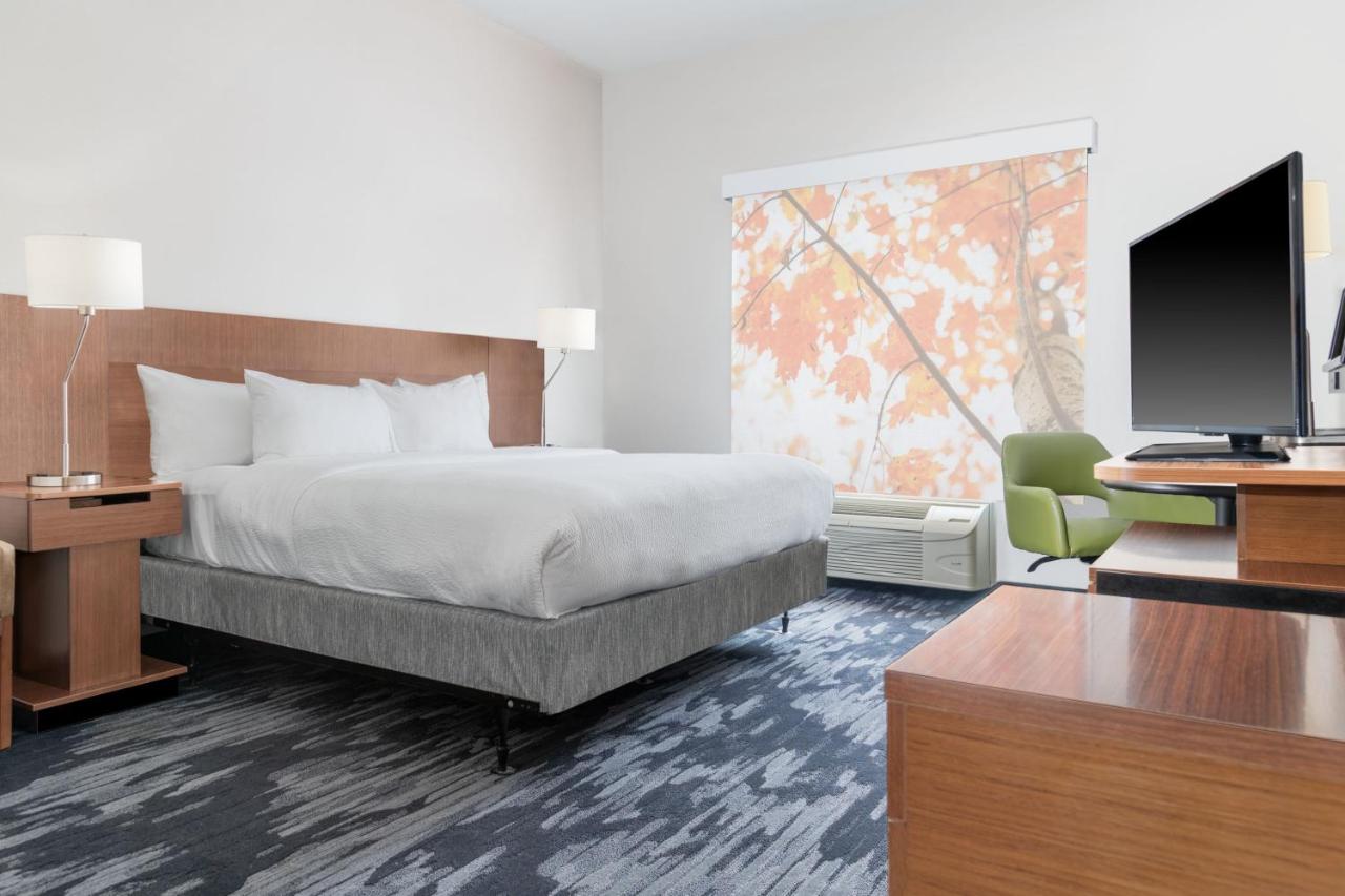 King Room at Fairfield Inn & Suites by Marriott Martinsburg