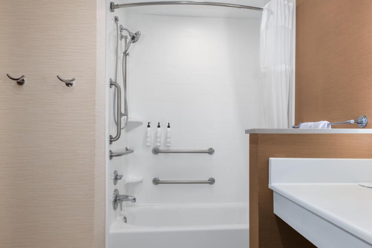 | Fairfield Inn & Suites by Marriott Martinsburg