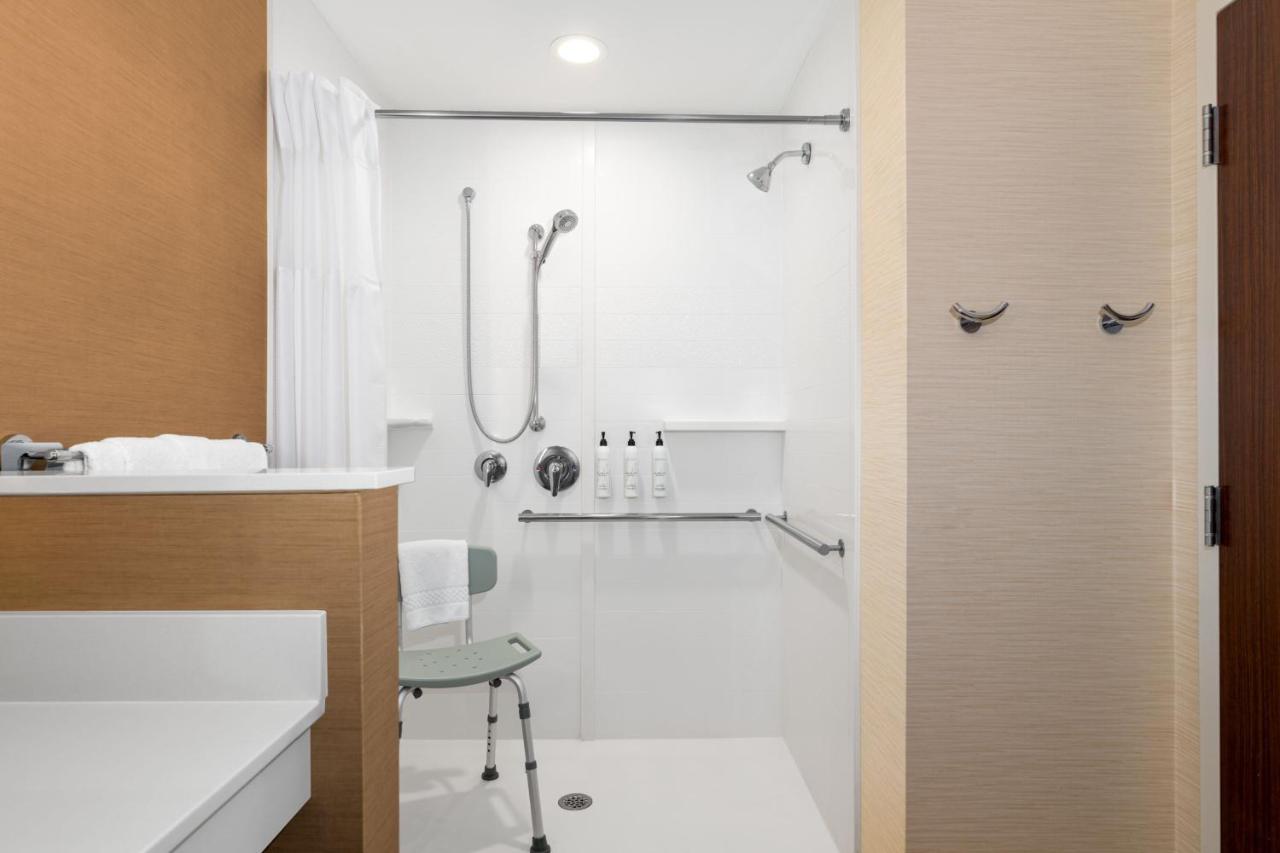 | Fairfield Inn & Suites by Marriott Martinsburg