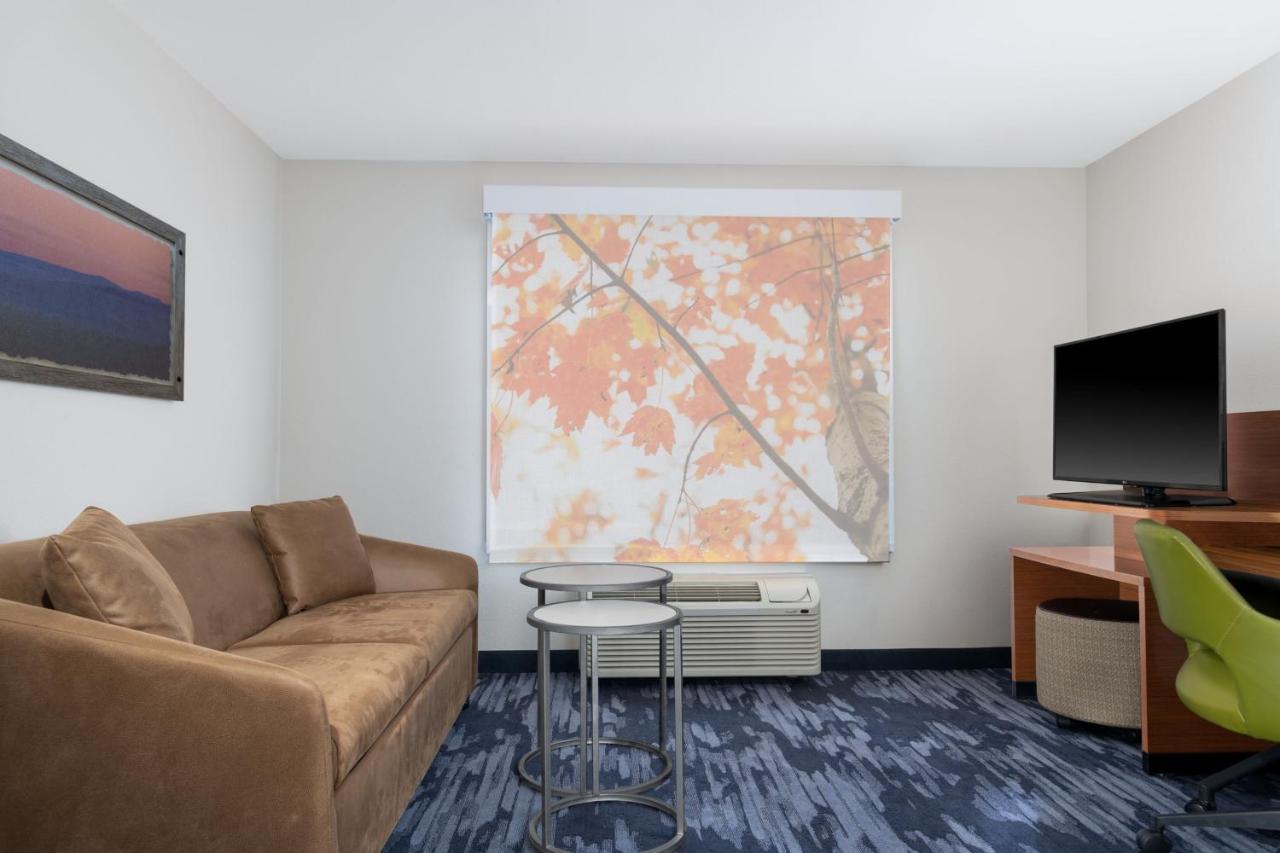 King Suite with Sofa Bed at Fairfield Inn & Suites by Marriott Martinsburg