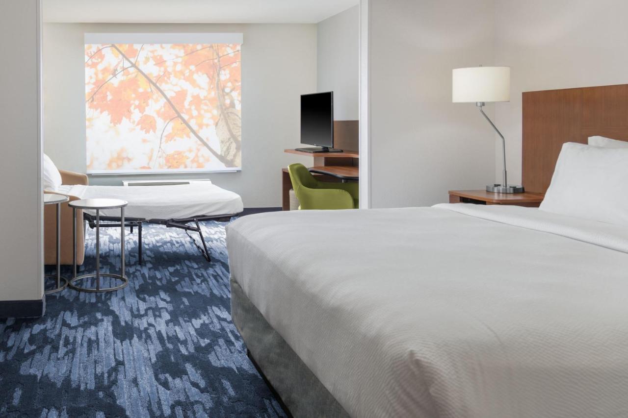 King Suite with Sofa Bed at Fairfield Inn & Suites by Marriott Martinsburg