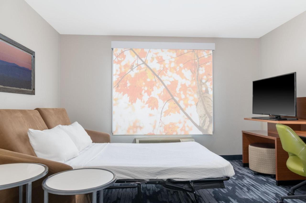 King Suite with Sofa Bed at Fairfield Inn & Suites by Marriott Martinsburg