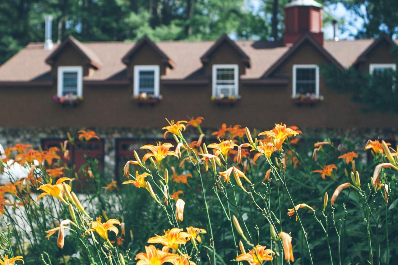 | Old Saco Inn