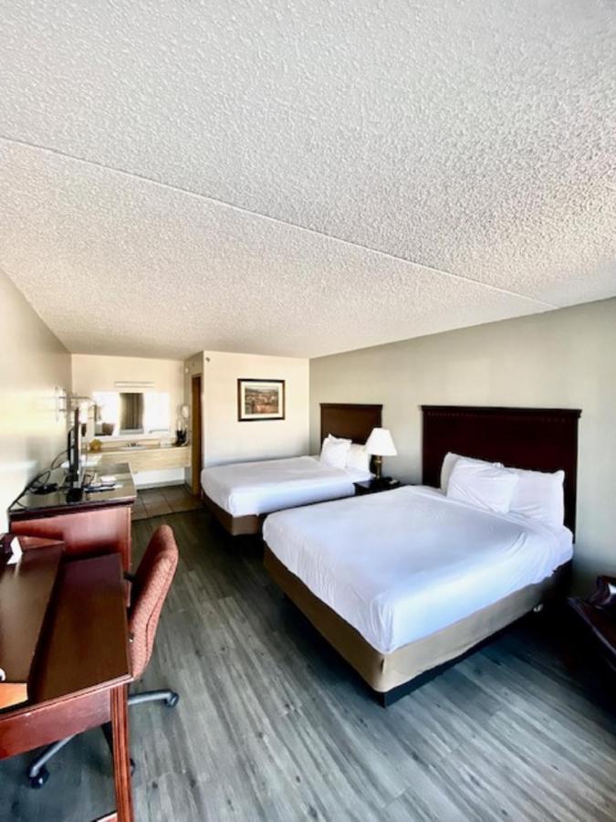 | Willow Tree Inn Branson