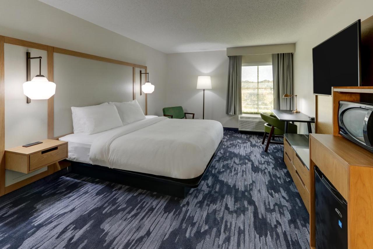 | Fairfield Inn & Suites Southport