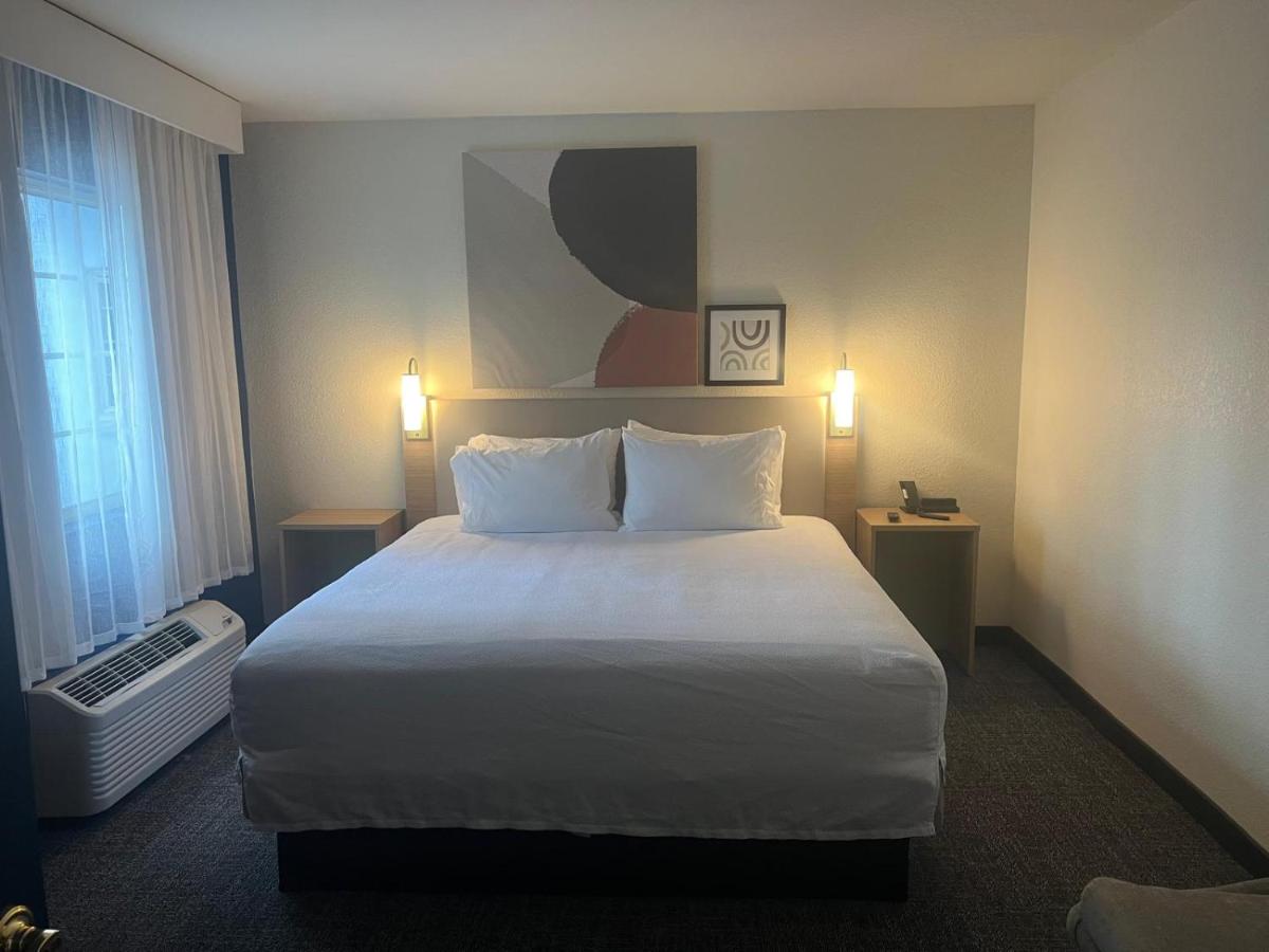 Room #29077413 at Spark by Hilton Glendale Phoenix North