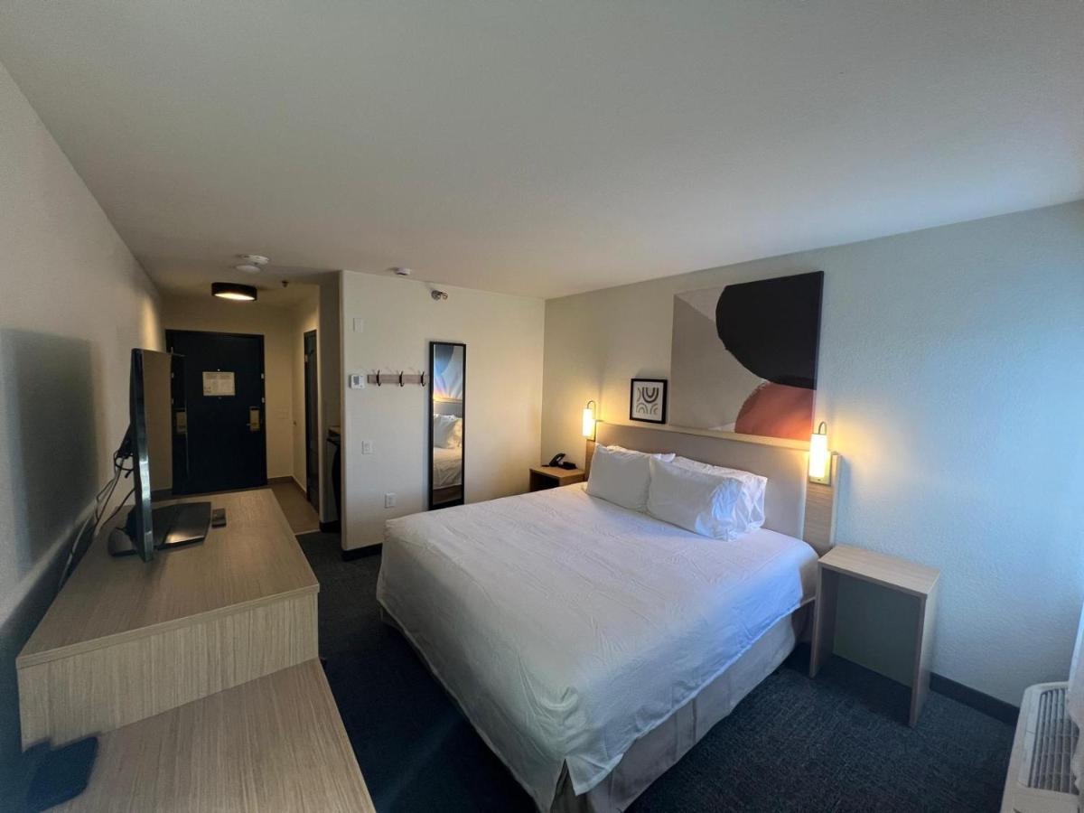 Room #29077411 at Spark by Hilton Glendale Phoenix North