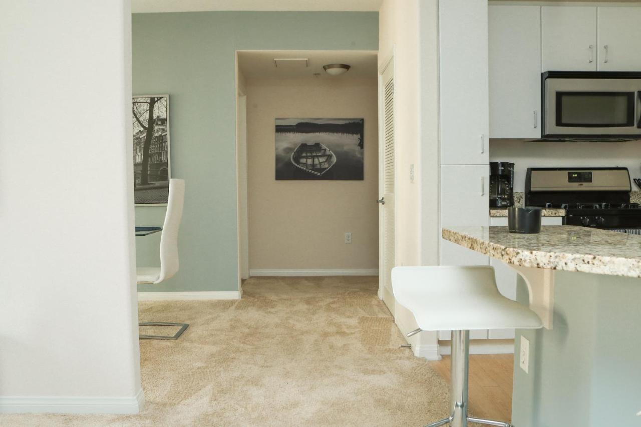  | Amazing Apartments near the grove
