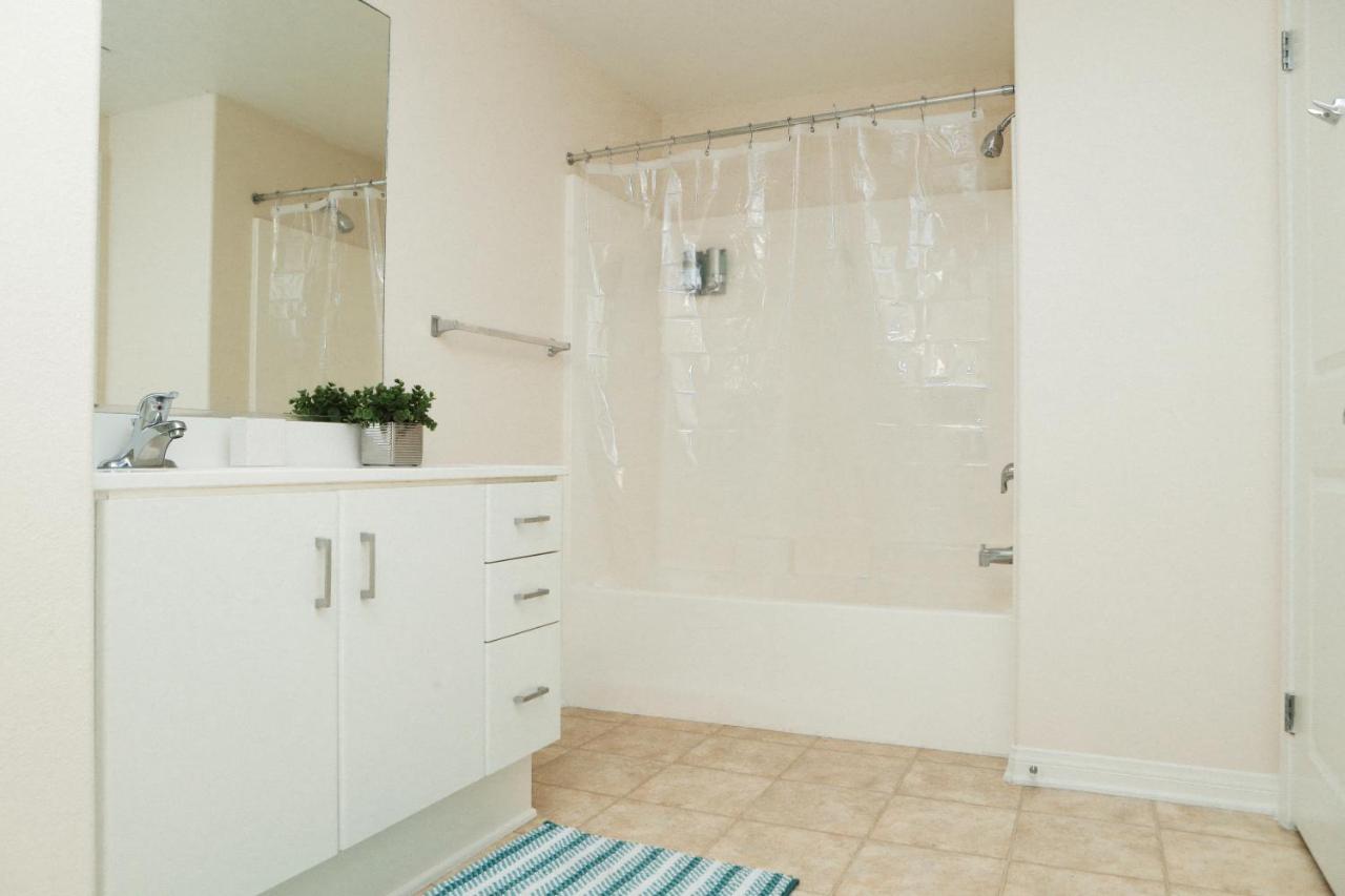  | Amazing Apartments near the grove