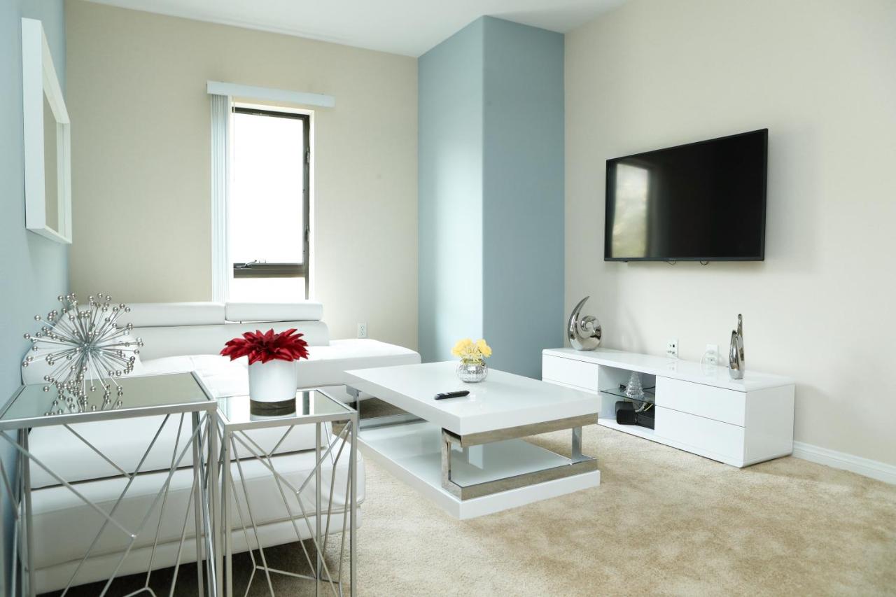  | Amazing Apartments near the grove