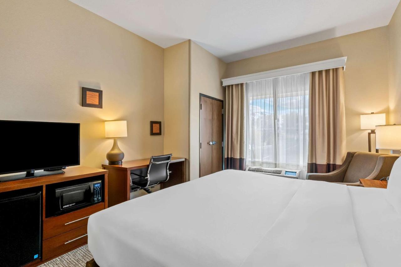 King Room - Accessible/Non-Smoking at Comfort Inn & Suites Hermiston South