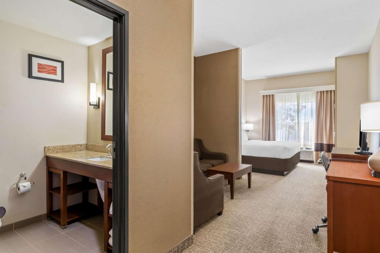 King Suite with Sofa Bed - Non-Smoking at Comfort Inn & Suites Hermiston South