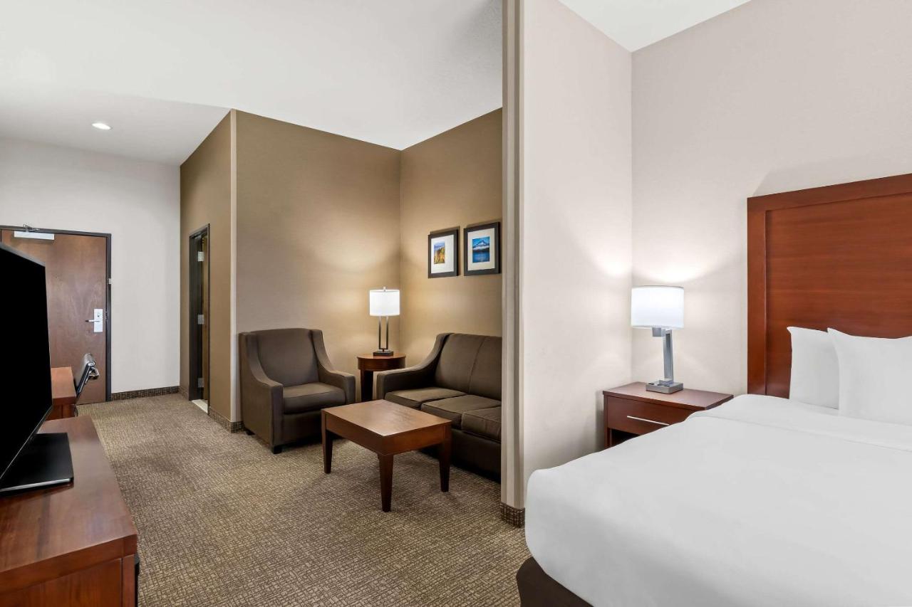 King Suite with Sofa Bed - Non-Smoking at Comfort Inn & Suites Hermiston South