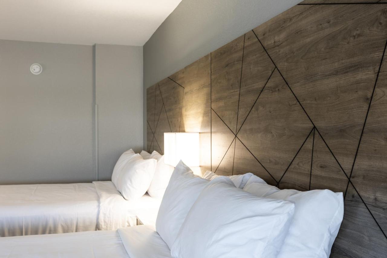 Queen Suite with Two Queen Beds - Non Smoking at Rodeway Inn & Suites near Outlet Mall - Asheville