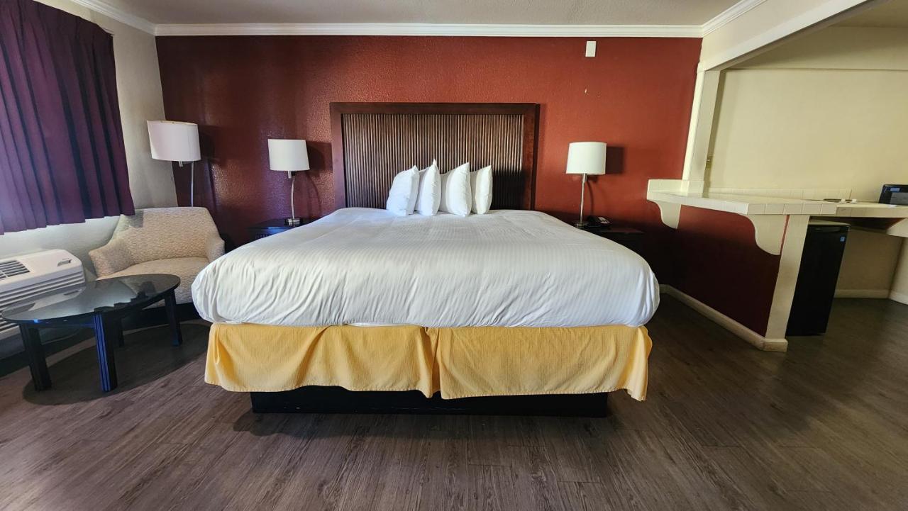 | Mission Inn and Suites