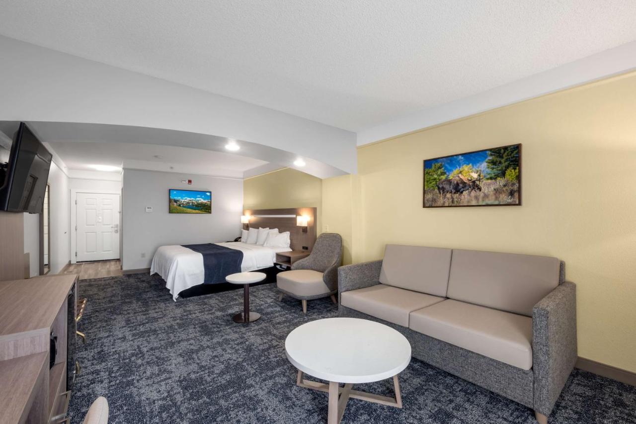 King Room with Sofa Bed - Non-Smoking at SureStay Plus Hotel by Best Western Billings