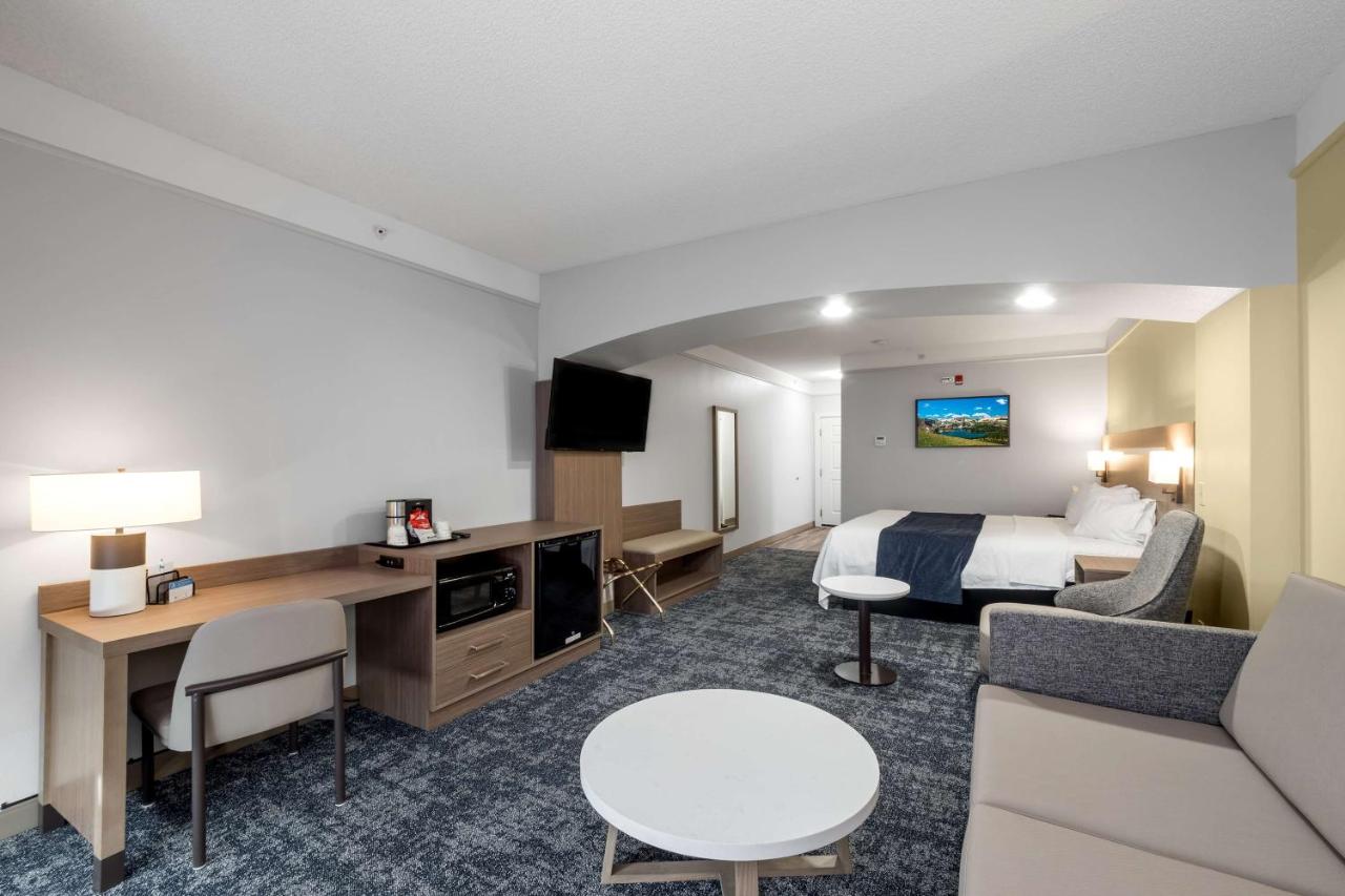King Room with Sofa Bed - Non-Smoking at SureStay Plus Hotel by Best Western Billings