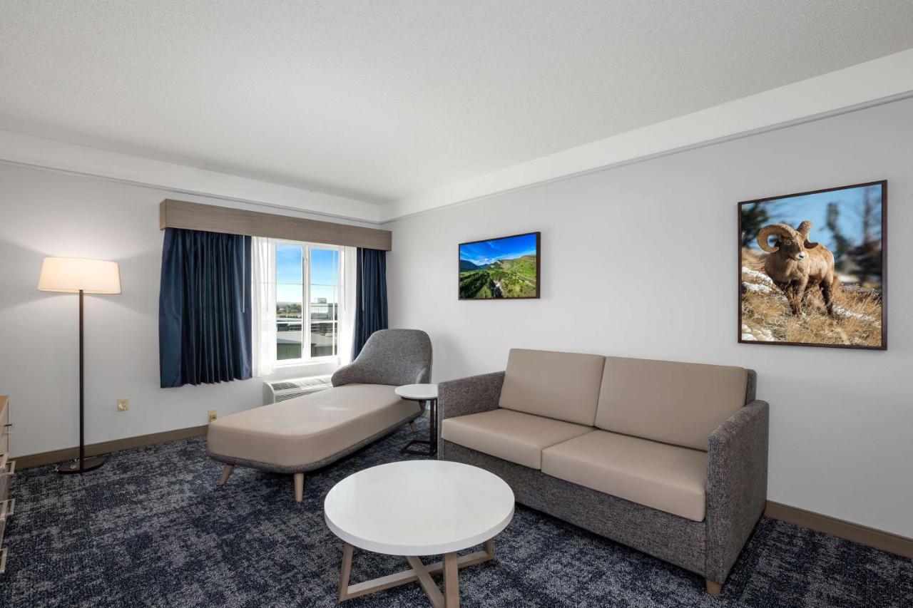King Room - Non-Smoking at SureStay Plus Hotel by Best Western Billings