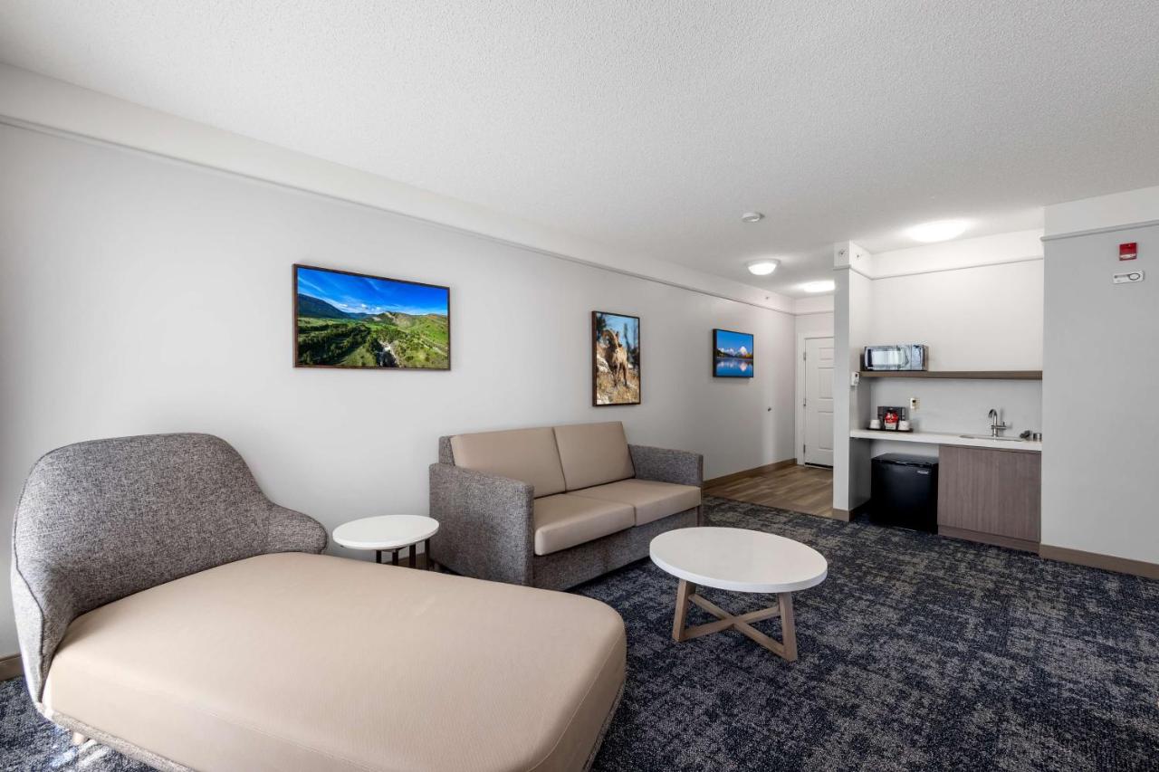 King Room - Non-Smoking at SureStay Plus Hotel by Best Western Billings