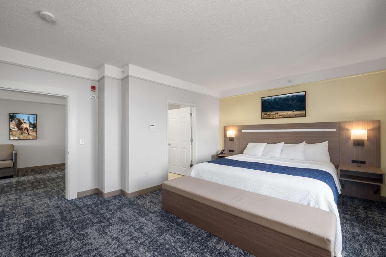 King Room - Non-Smoking at SureStay Plus Hotel by Best Western Billings