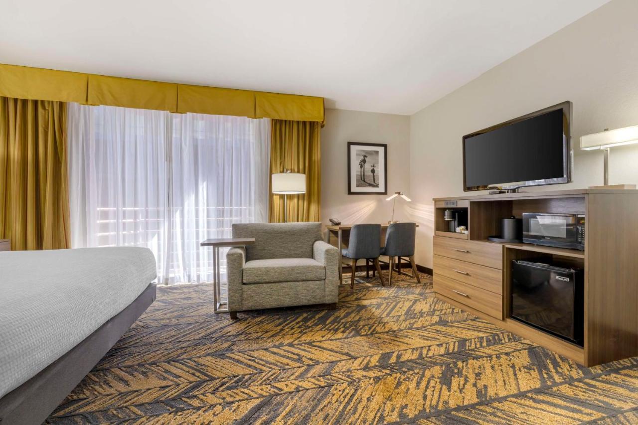 King Room with Mobility Accessible Tub and View at Best Western Plus Bayside Inn