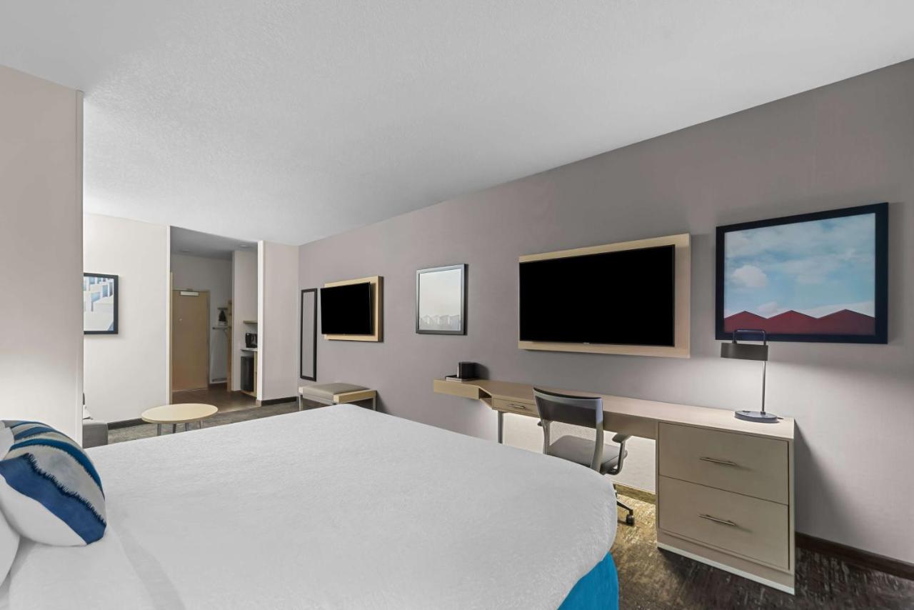 King Suite with Sofa Bed at Best Western Plus Ogallala Inn
