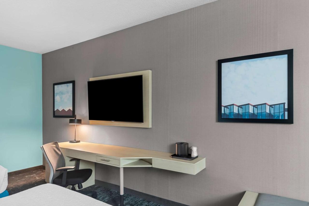 Queen Suite with Communication Assistance at Best Western Plus Ogallala Inn