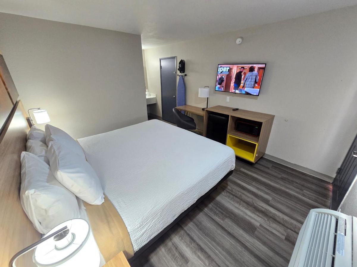 | OYO Hotel Wichita Falls I-44 at Maurine St