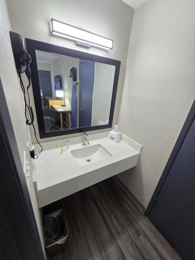 | OYO Hotel Wichita Falls I-44 at Maurine St
