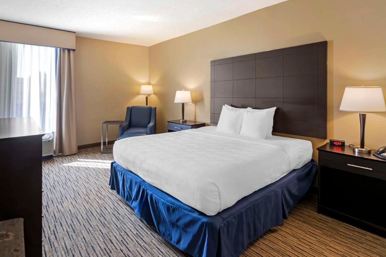 King Room - Mobility Accessible at Best Western New Albany