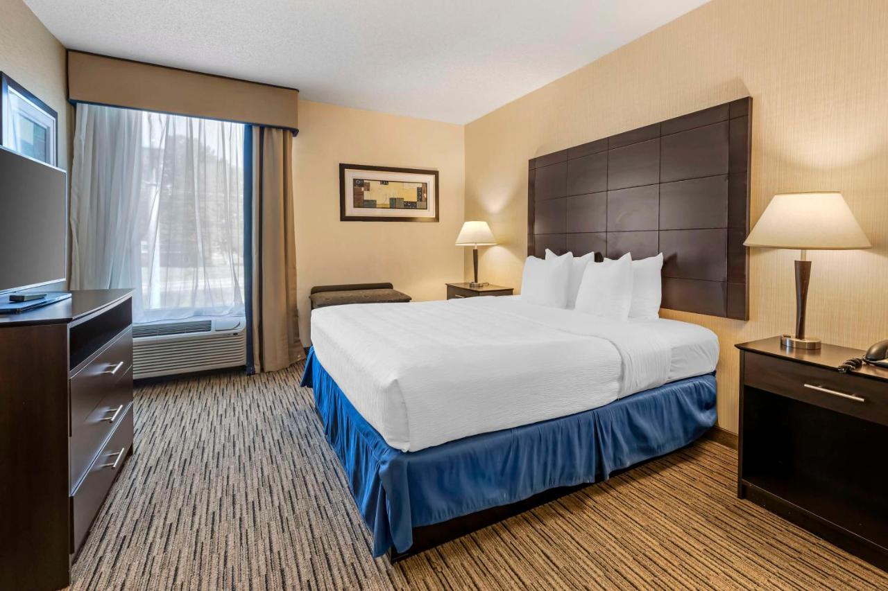 King Suite with Kitchenette - Non-Smoking at Best Western New Albany