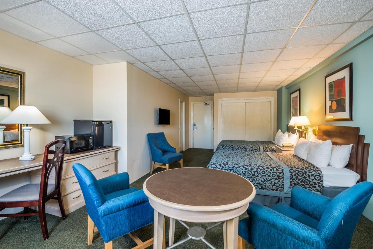 Double Room - No View at Days Inn by Wyndham Atlantic City Oceanfront-Boardwalk
