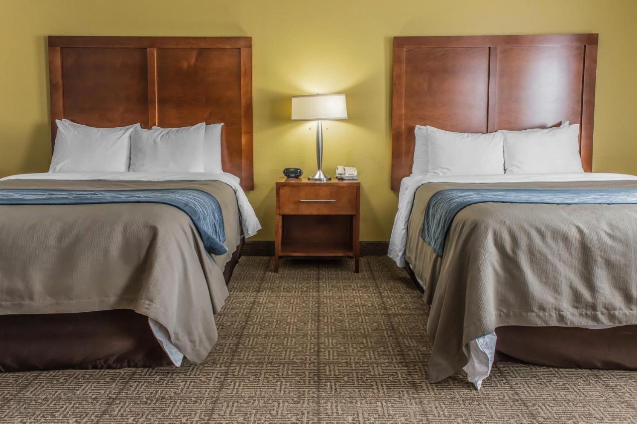 Queen Room with Two Queen Beds - Non-Smoking at Quality Inn Belle Vernon