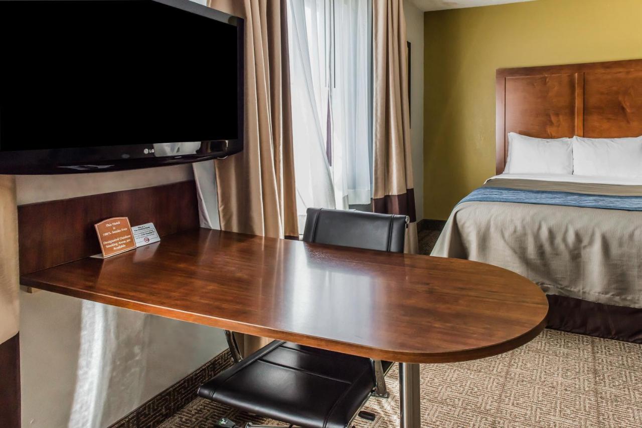 Queen Room with Two Queen Beds - Non-Smoking at Quality Inn Belle Vernon