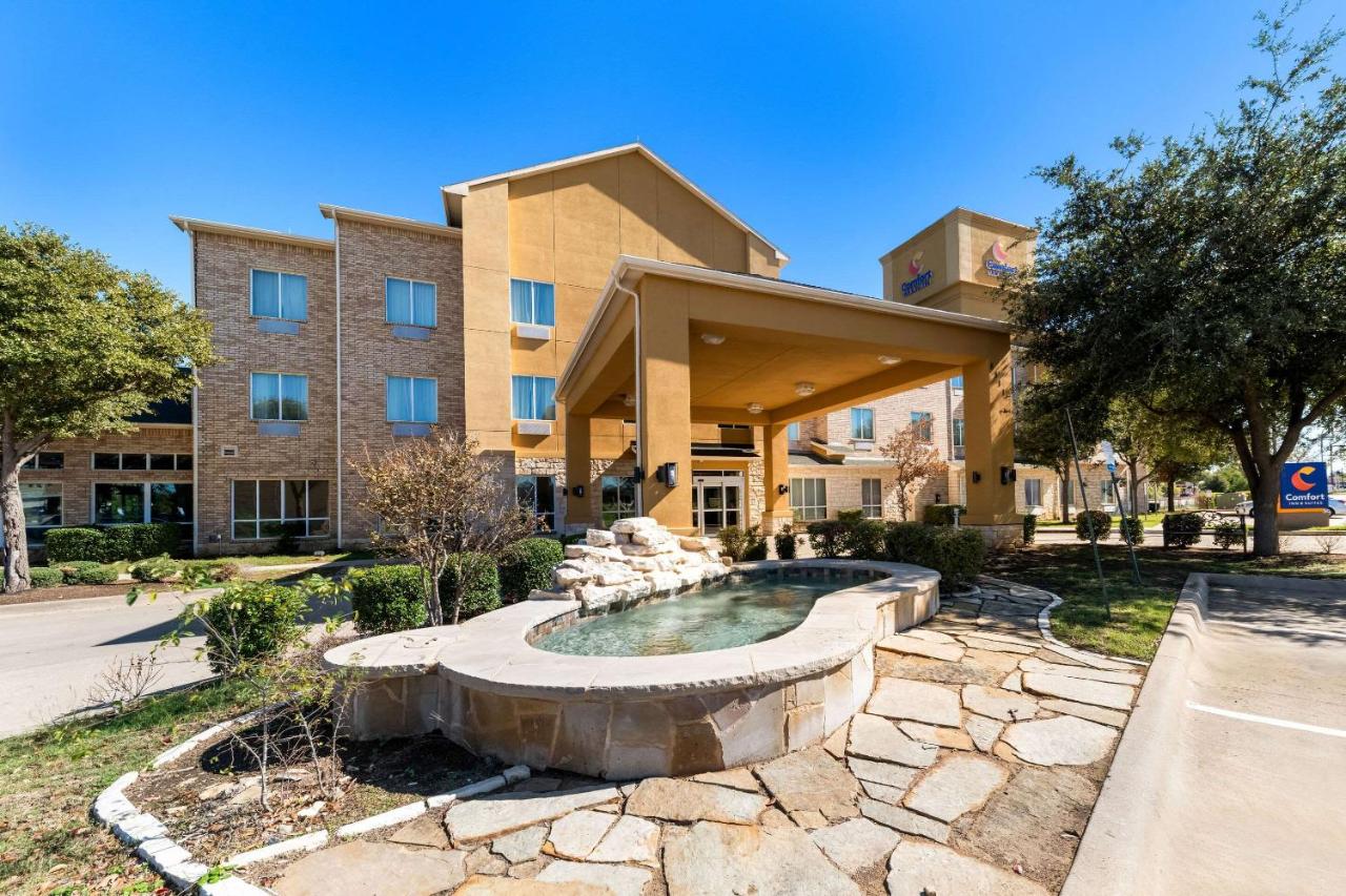  | Comfort Inn & Suites Near Lake Lewisville