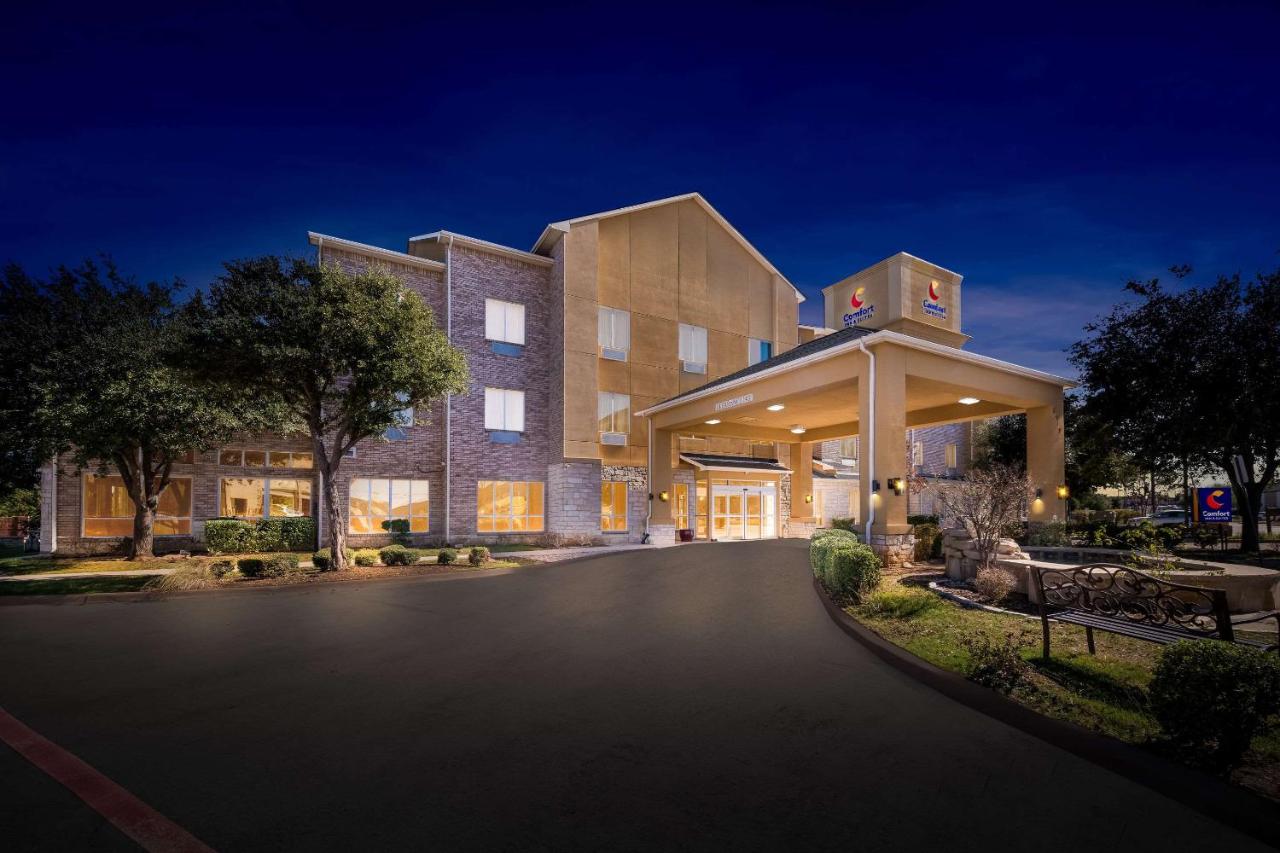  | Comfort Inn & Suites Near Lake Lewisville