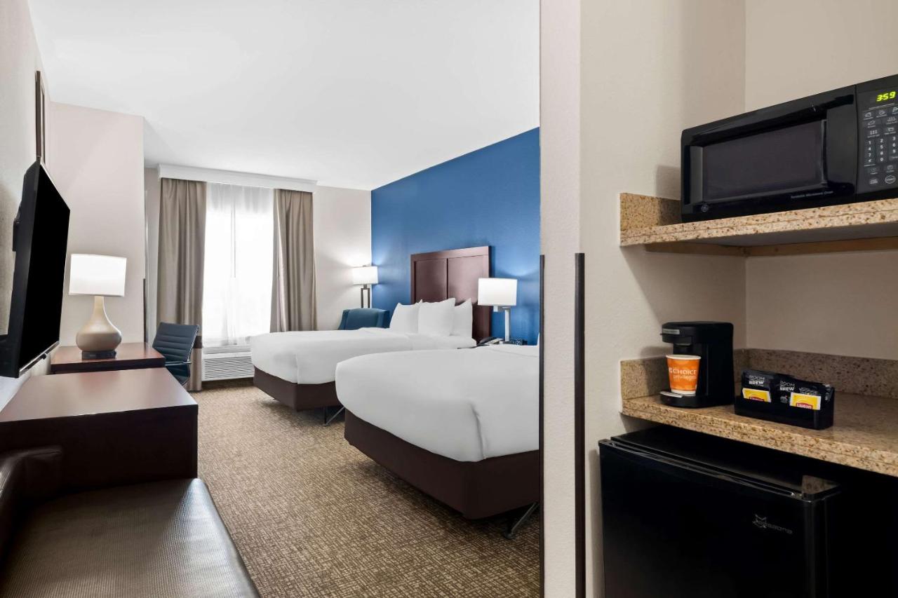  | Comfort Inn & Suites Near Lake Lewisville