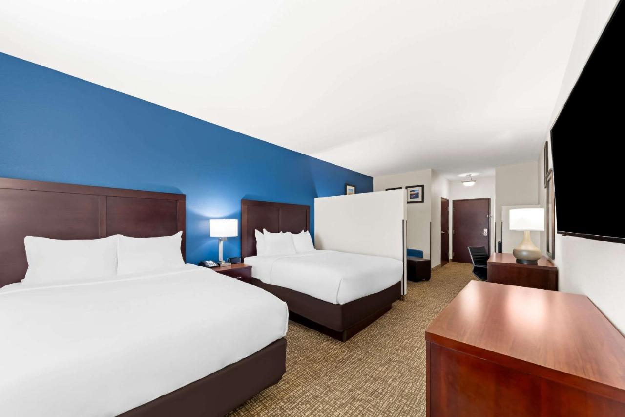  | Comfort Inn & Suites Near Lake Lewisville