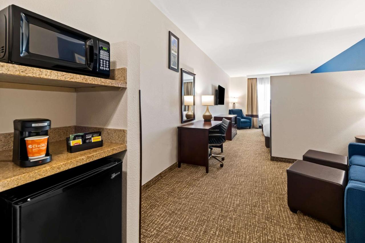  | Comfort Inn & Suites Near Lake Lewisville