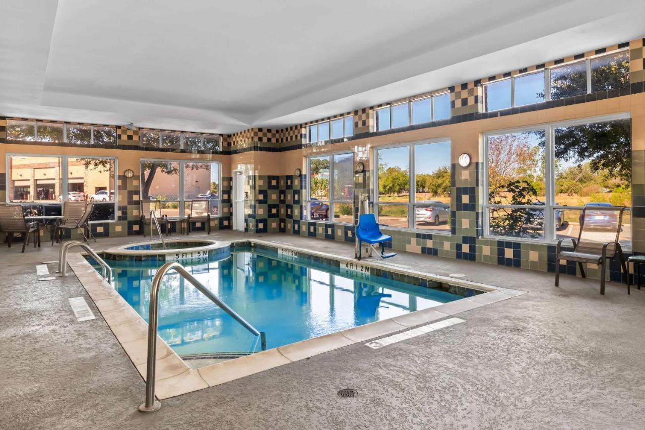  | Comfort Inn & Suites Near Lake Lewisville