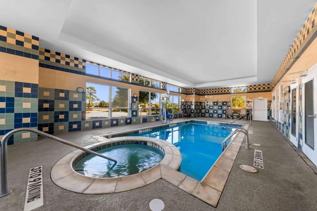  | Comfort Inn & Suites Near Lake Lewisville